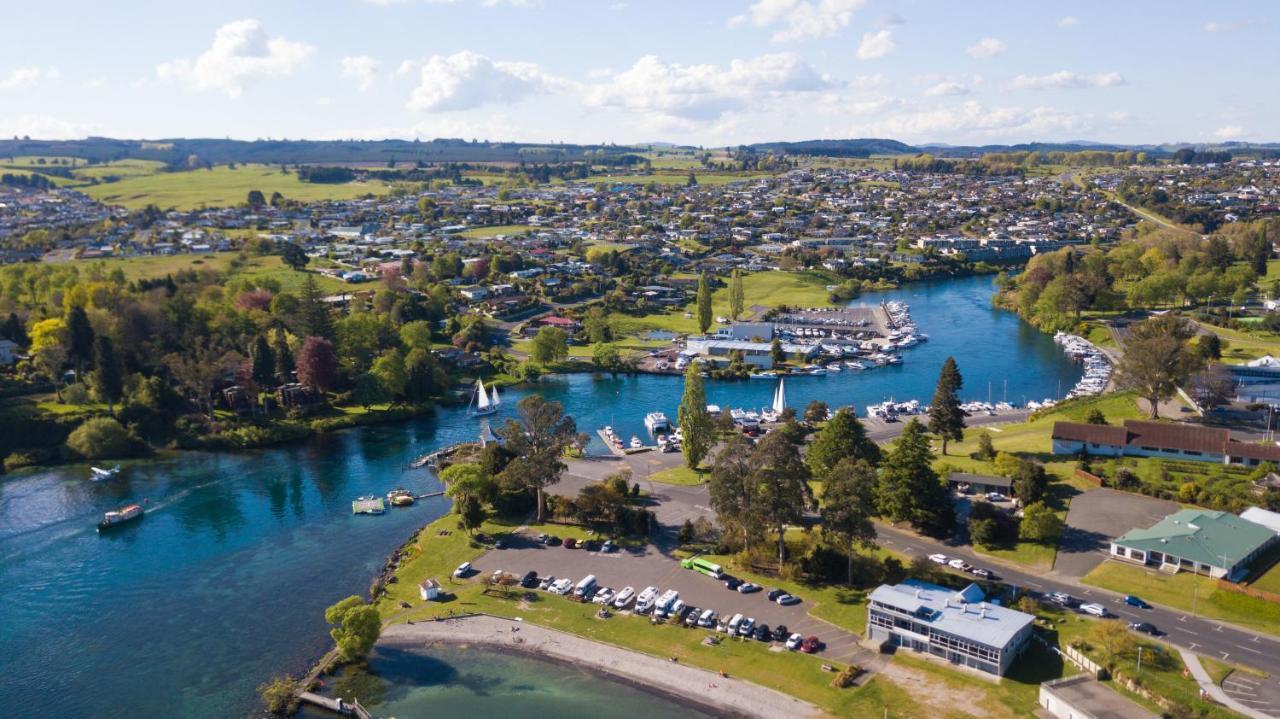 Alpine Lake Motel Taupo Exterior photo