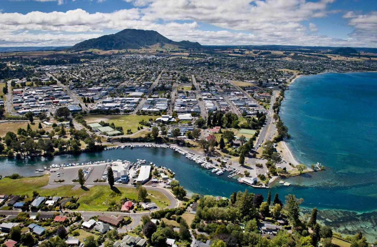 Alpine Lake Motel Taupo Exterior photo