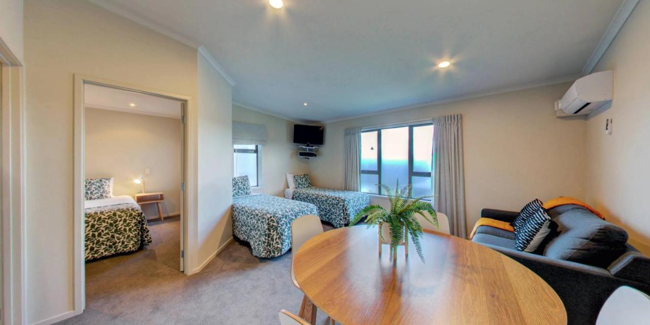 Alpine Lake Motel Taupo Exterior photo