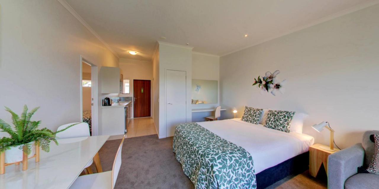 Alpine Lake Motel Taupo Exterior photo