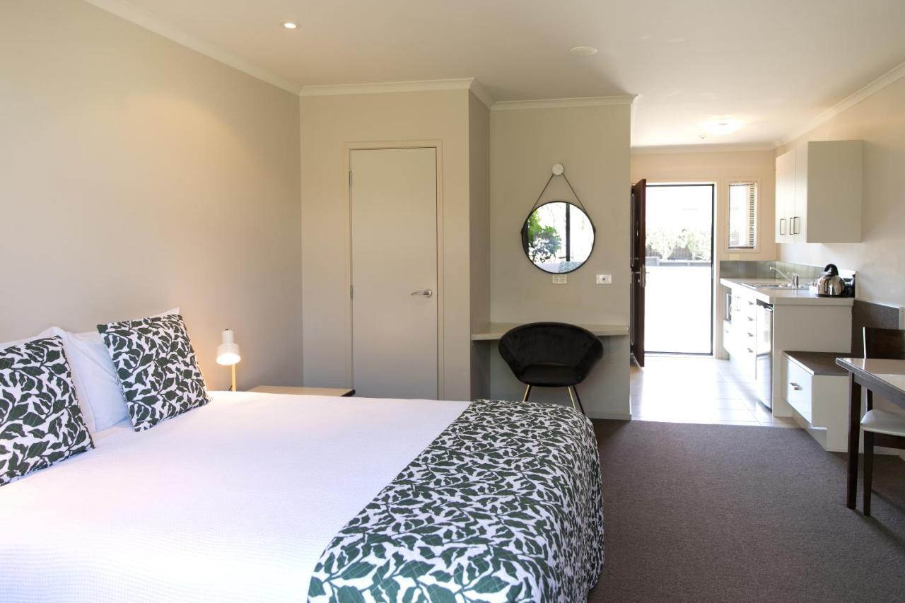 Alpine Lake Motel Taupo Exterior photo